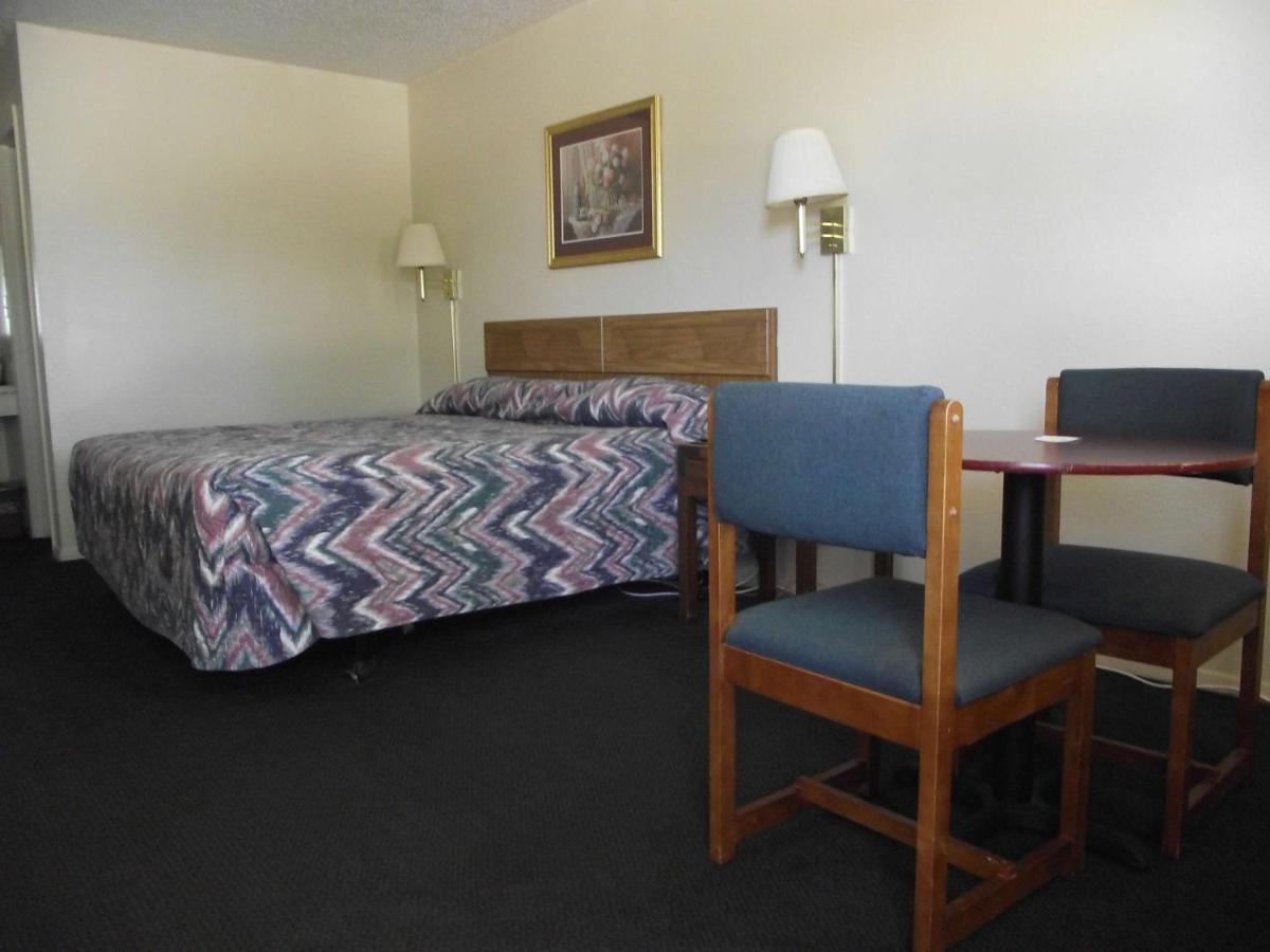 Glen Rose Inn & Suites מראה חיצוני תמונה