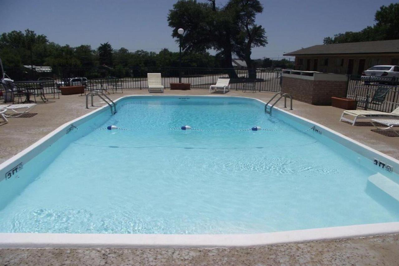 Glen Rose Inn & Suites מראה חיצוני תמונה