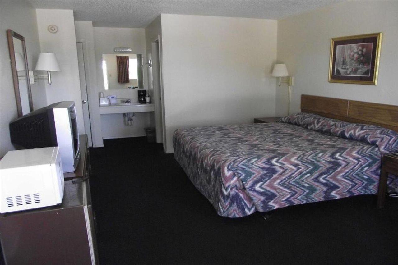 Glen Rose Inn & Suites מראה חיצוני תמונה