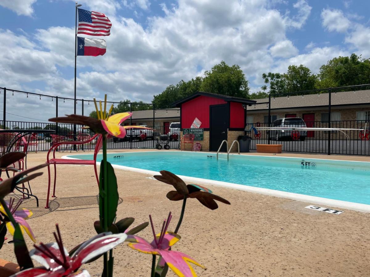 Glen Rose Inn & Suites מראה חיצוני תמונה
