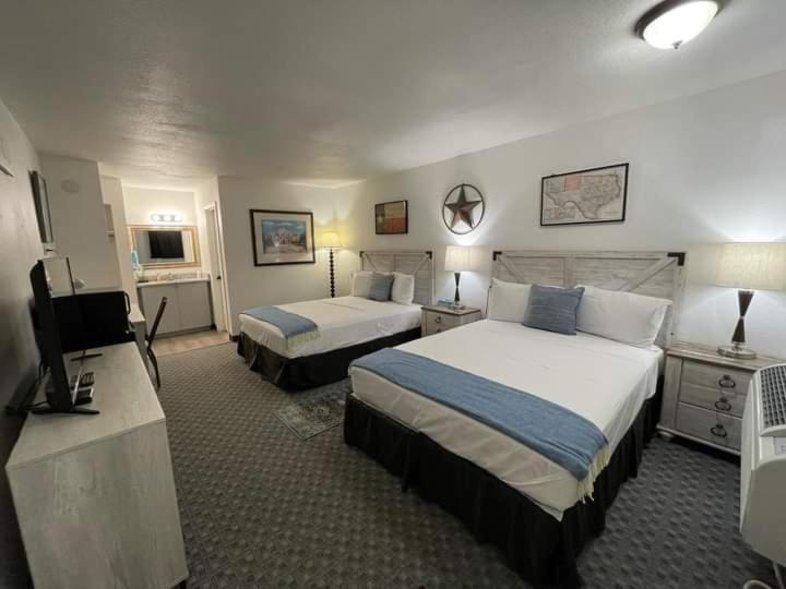 Glen Rose Inn & Suites מראה חיצוני תמונה