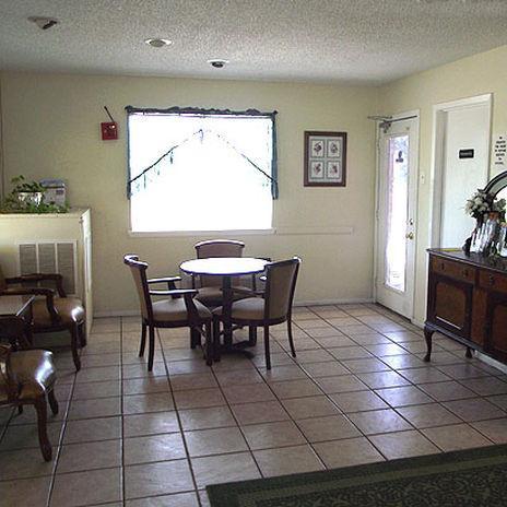 Glen Rose Inn & Suites מראה פנימי תמונה