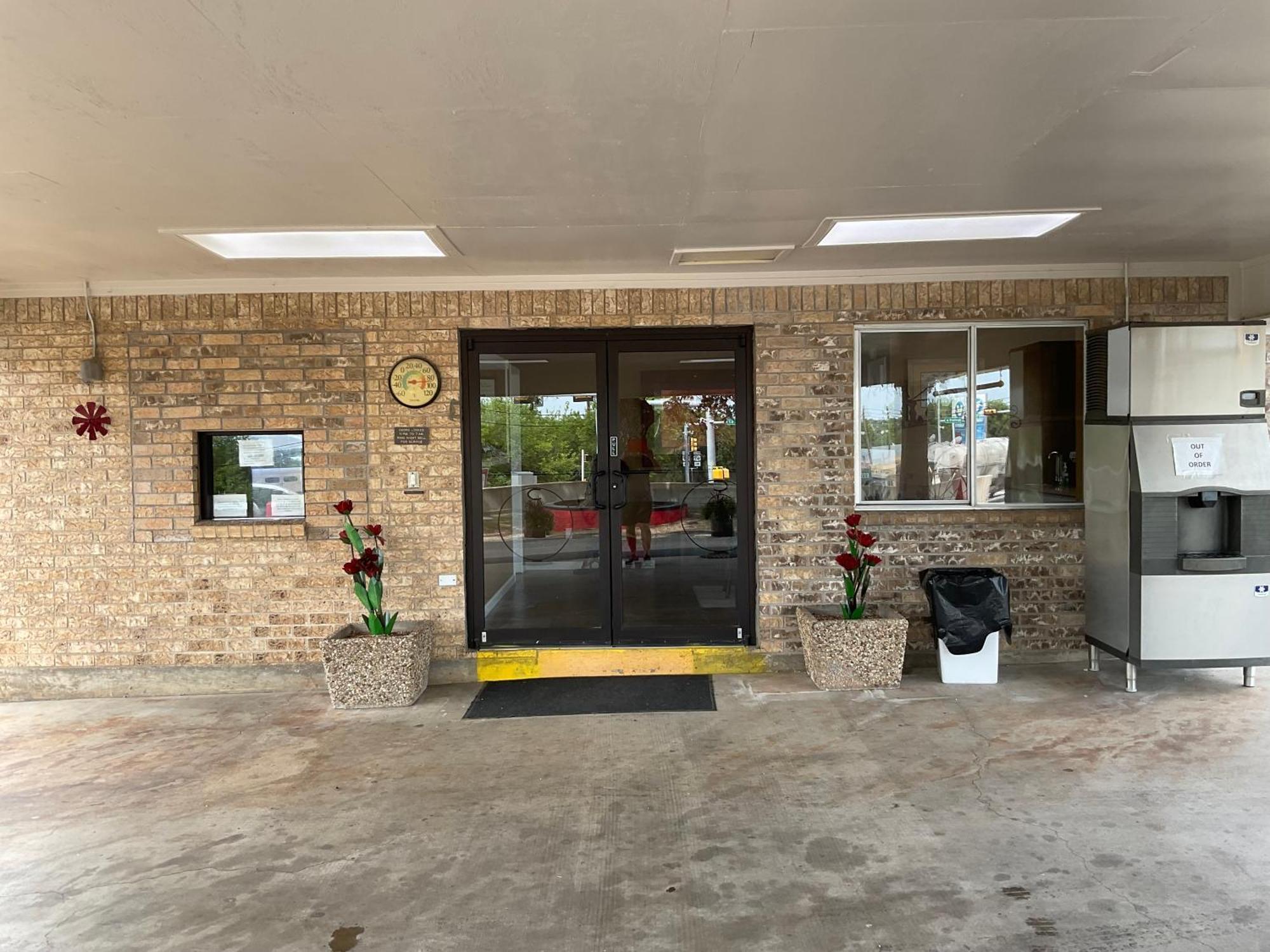 Glen Rose Inn & Suites מראה חיצוני תמונה